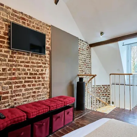 One Bedroom On The Edge Of Citadelle *