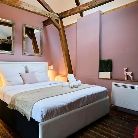 One Bedroom On The Edge Of Citadelle *