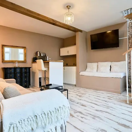 One Bedroom On The Edge Of Citadelle Lille