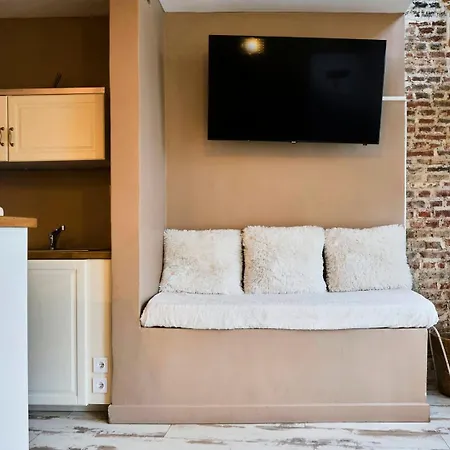 One Bedroom On The Edge Of Citadelle *